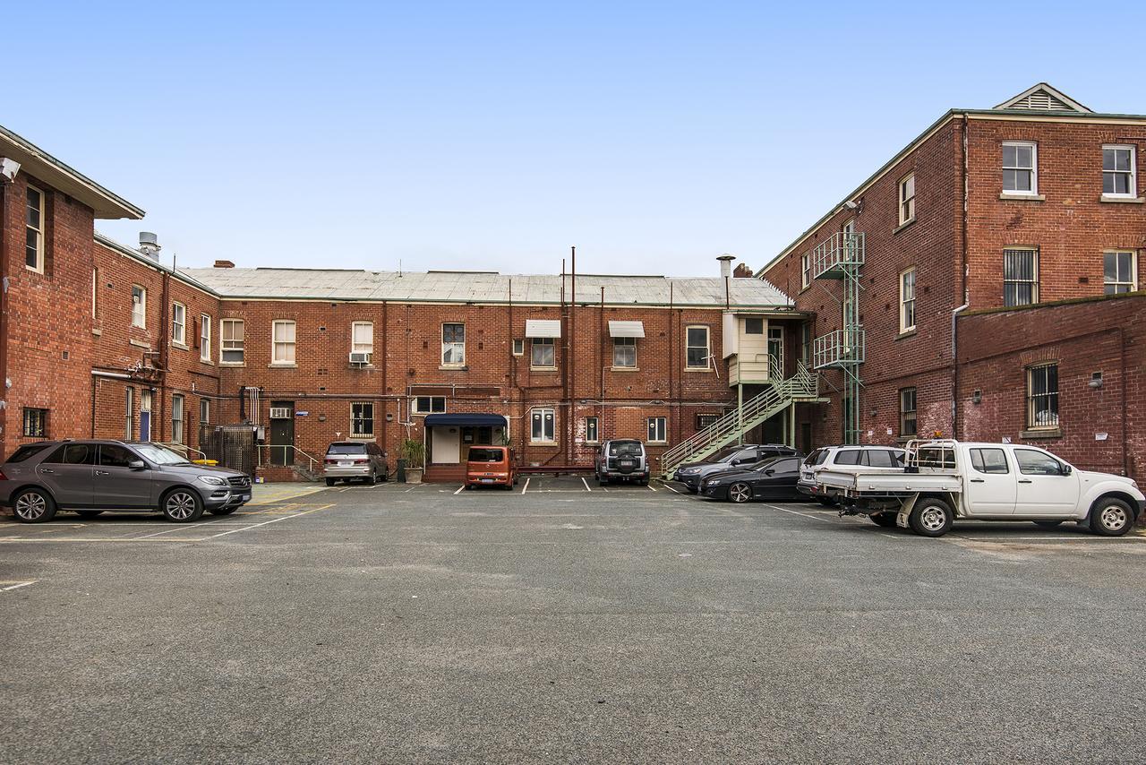 Hostel The Old Swan Barracks Perth Exteriér fotografie