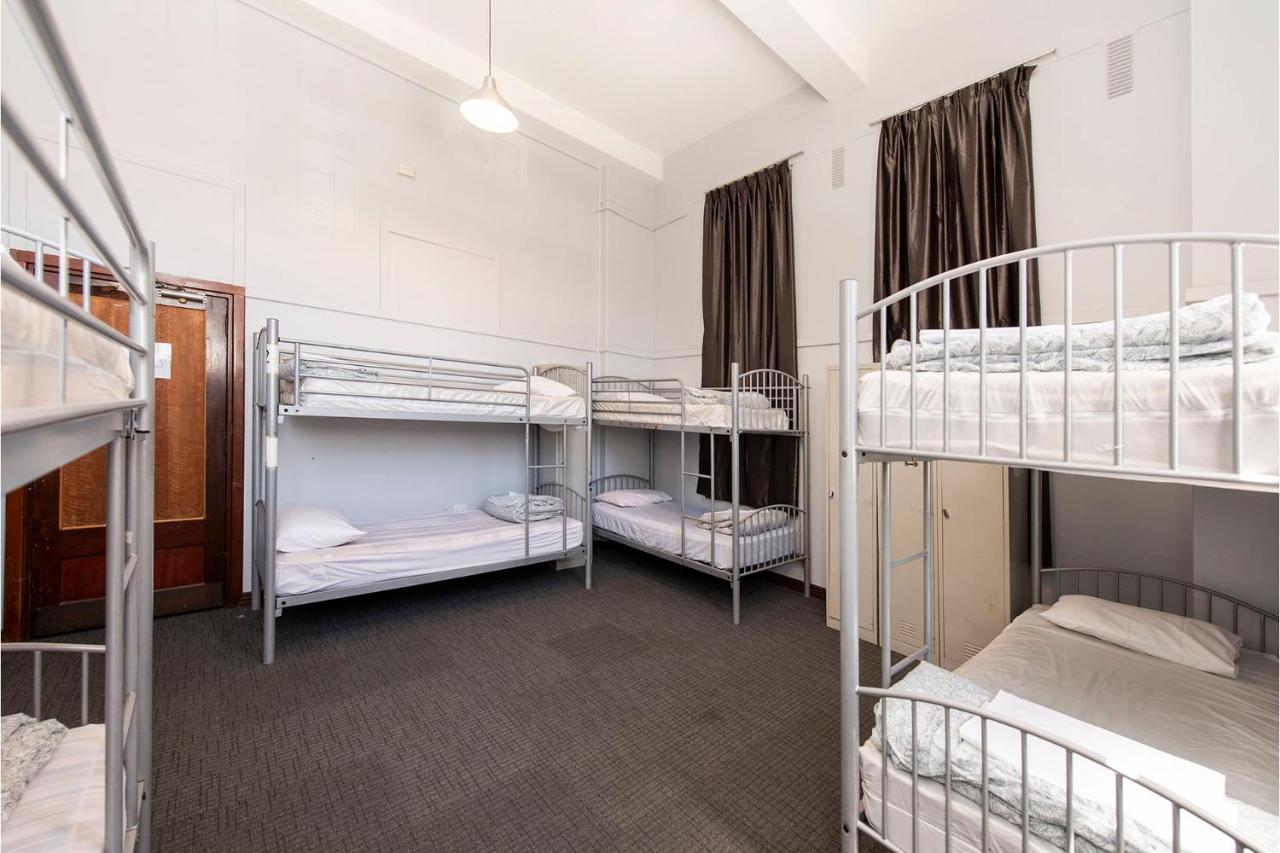 Hostel The Old Swan Barracks Perth Exteriér fotografie